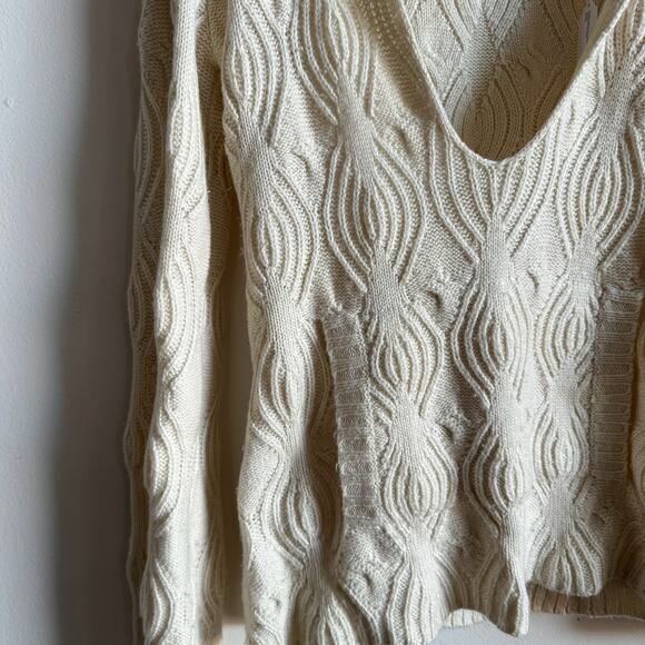 Vintage MODA INTERNATIONAL Textured Wool-Blend Bell-Sleeve Knit Sweater - Picture 3 of 9